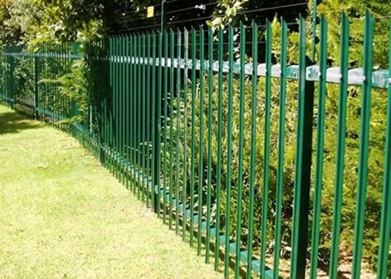Hàng rào thép mạ kẽm nhúng nóng dễ dàng cài đặt với độ cứng tốt