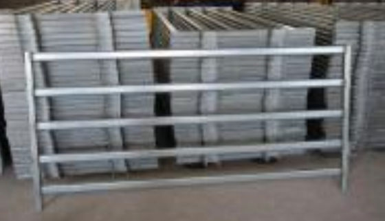6 Rails Hàng rào thép mạ kẽm / Hàng rào gia súc bằng kim loại cho trang trại nông thôn